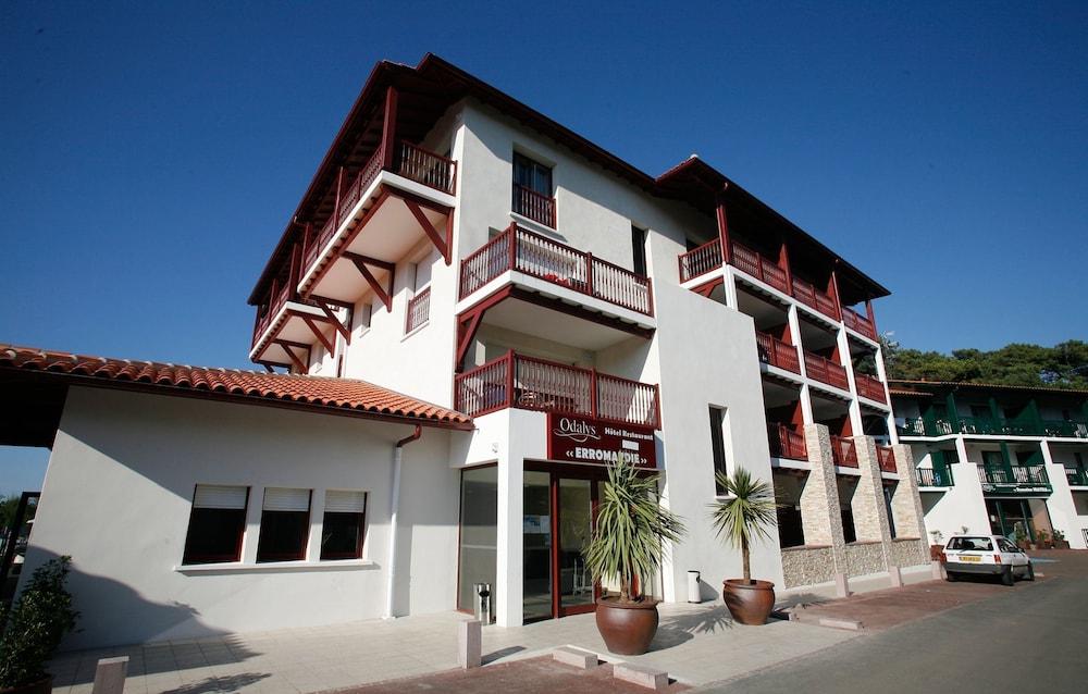 Hotel Prestige Odalys Erromardie Saint-Jean-de-Luz Exterior photo