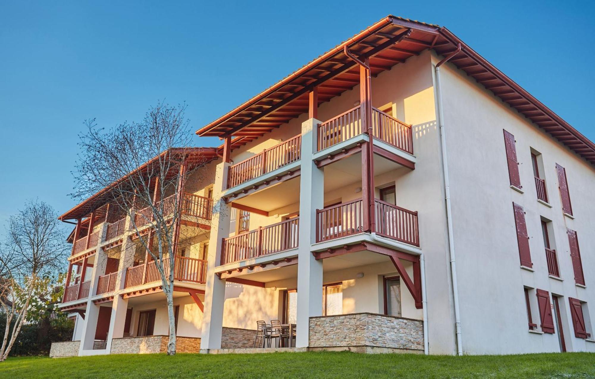 Hotel Prestige Odalys Erromardie Saint-Jean-de-Luz Exterior photo